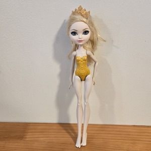 Ever After High Doll Apple White 2016 Articulated Knees Mattel